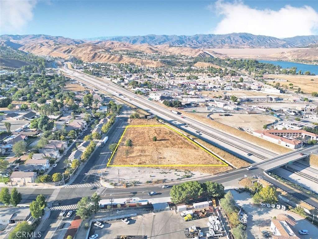 2.053 Acres of Commercial Land for Sale in Castaic, California