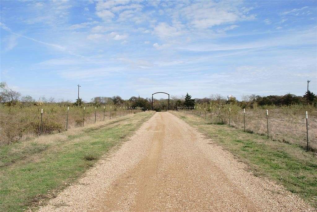 99.38 Acres of Agricultural Land with Home for Sale in Terrell, Texas