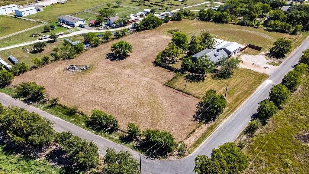 2.587 Acres of Residential Land with Home for Sale in Midlothian, Texas