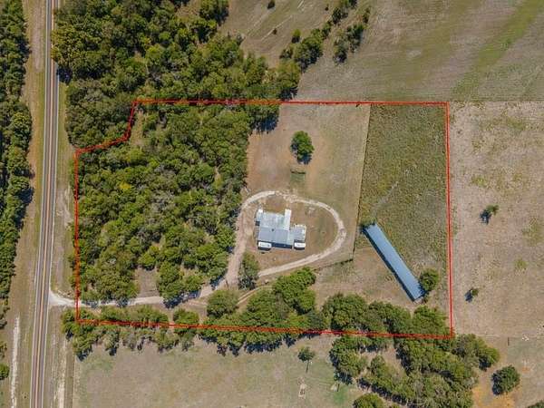 6 Acres of Mixed-Use Land for Sale in Milford, Texas