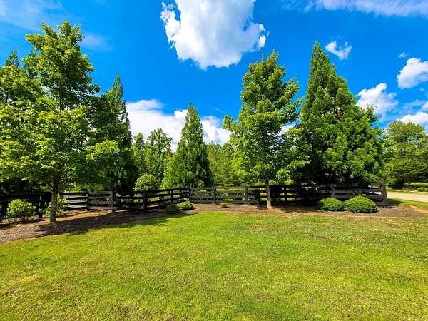 1.38 Acres of Residential Land for Sale in Harriman, Tennessee