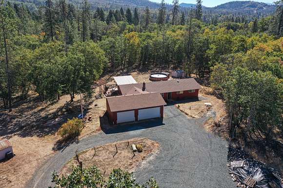 3.85 Acres of Residential Land with Home for Sale in Grants Pass, Oregon