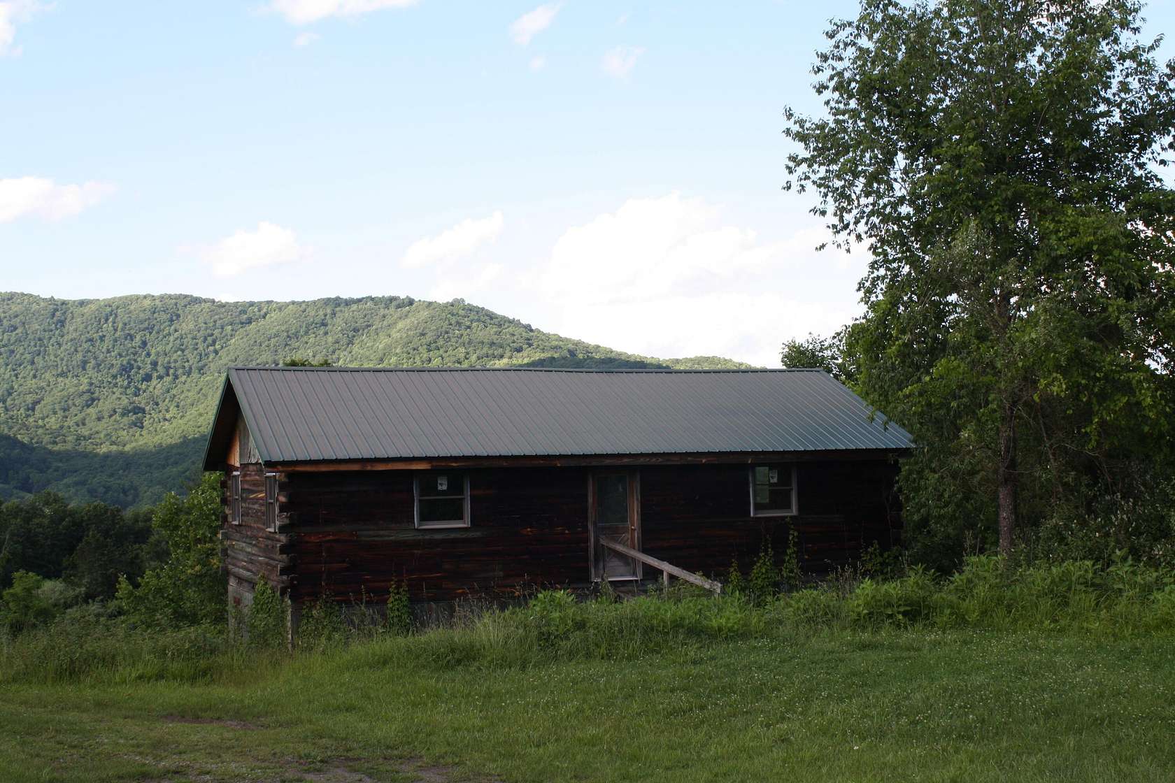 138.93 Acres of Improved Land for Sale in Hinton, West Virginia