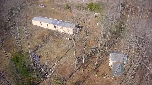 3 Acres of Land for Sale in Clifton, Tennessee