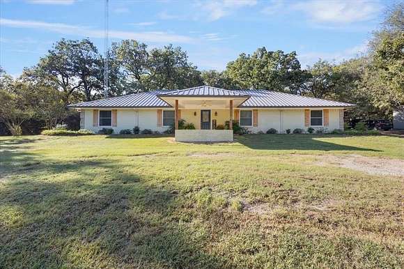 16.2 Acres of Land with Home for Sale in Kaufman, Texas