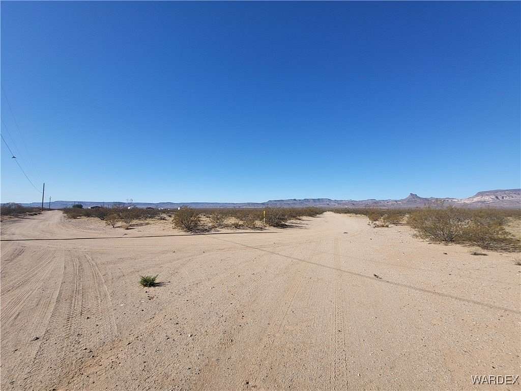 2.21 Acres of Residential Land for Sale in Golden Valley, Arizona