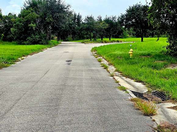 Towards Blvd entry-note hydrant & drain