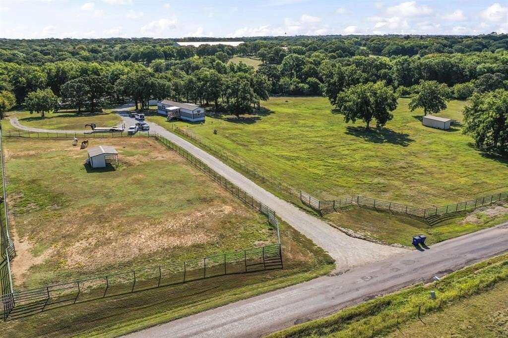 26.8 Acres of Agricultural Land with Home for Sale in Whitesboro, Texas