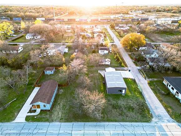 0.158 Acres of Commercial Land for Sale in Ennis, Texas