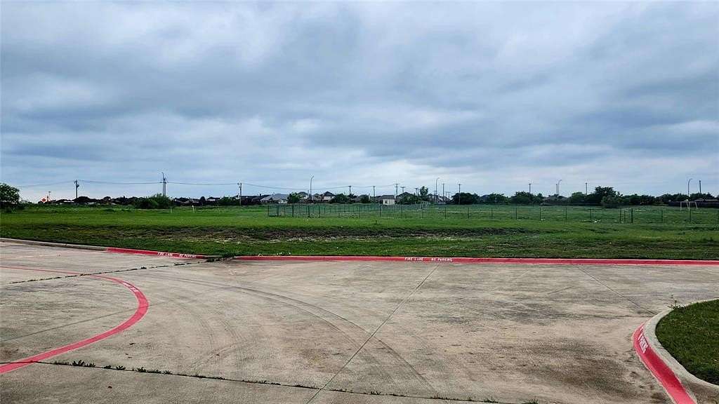 6 Acres of Commercial Land for Sale in Arlington, Texas