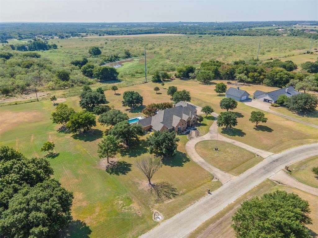 2.53 Acres of Residential Land with Home for Sale in Palmer, Texas