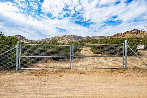 4.724 Acres of Residential Land for Sale in Palmdale, California