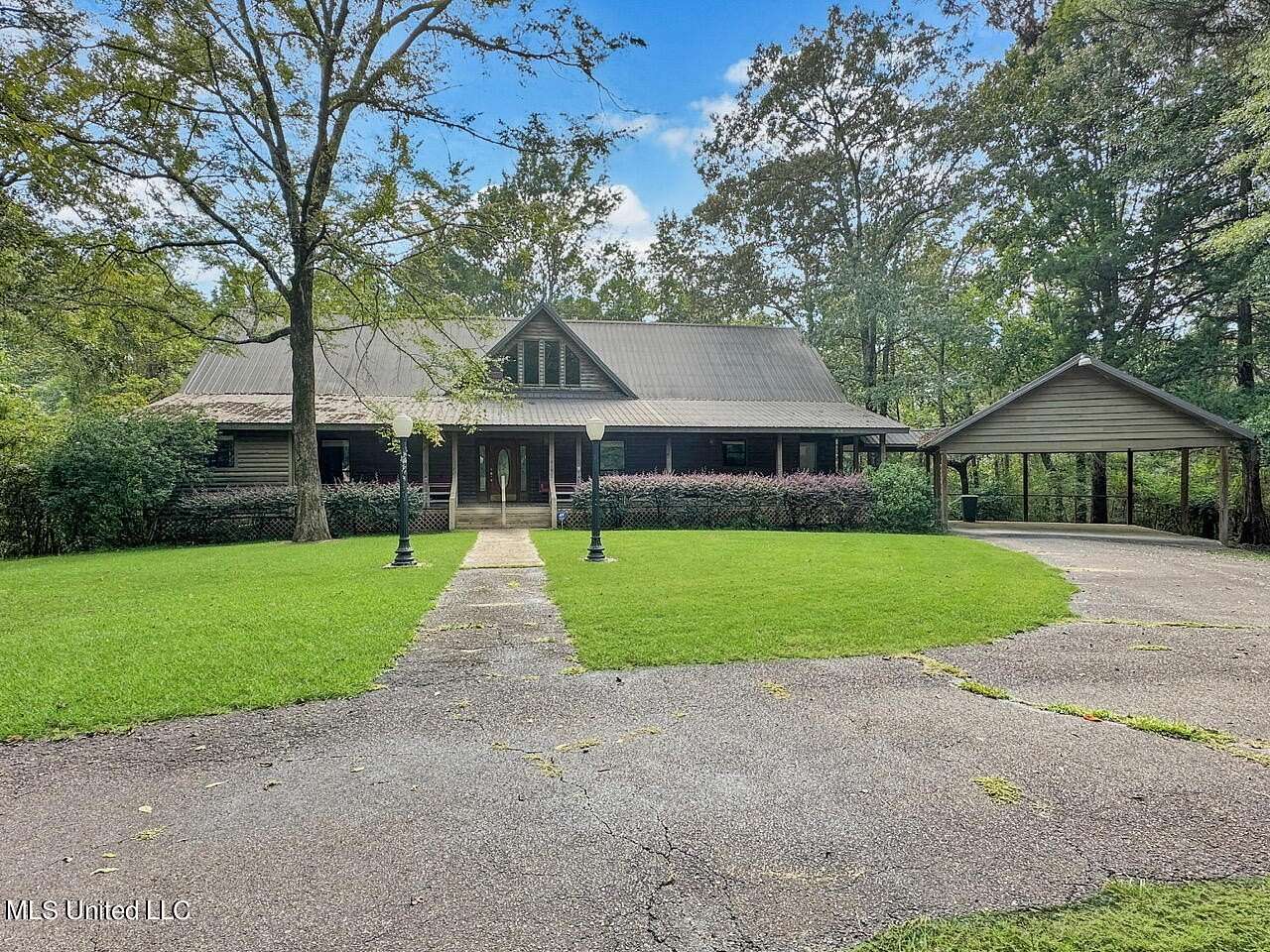 7.2 Acres of Residential Land with Home for Sale in Pinola, Mississippi