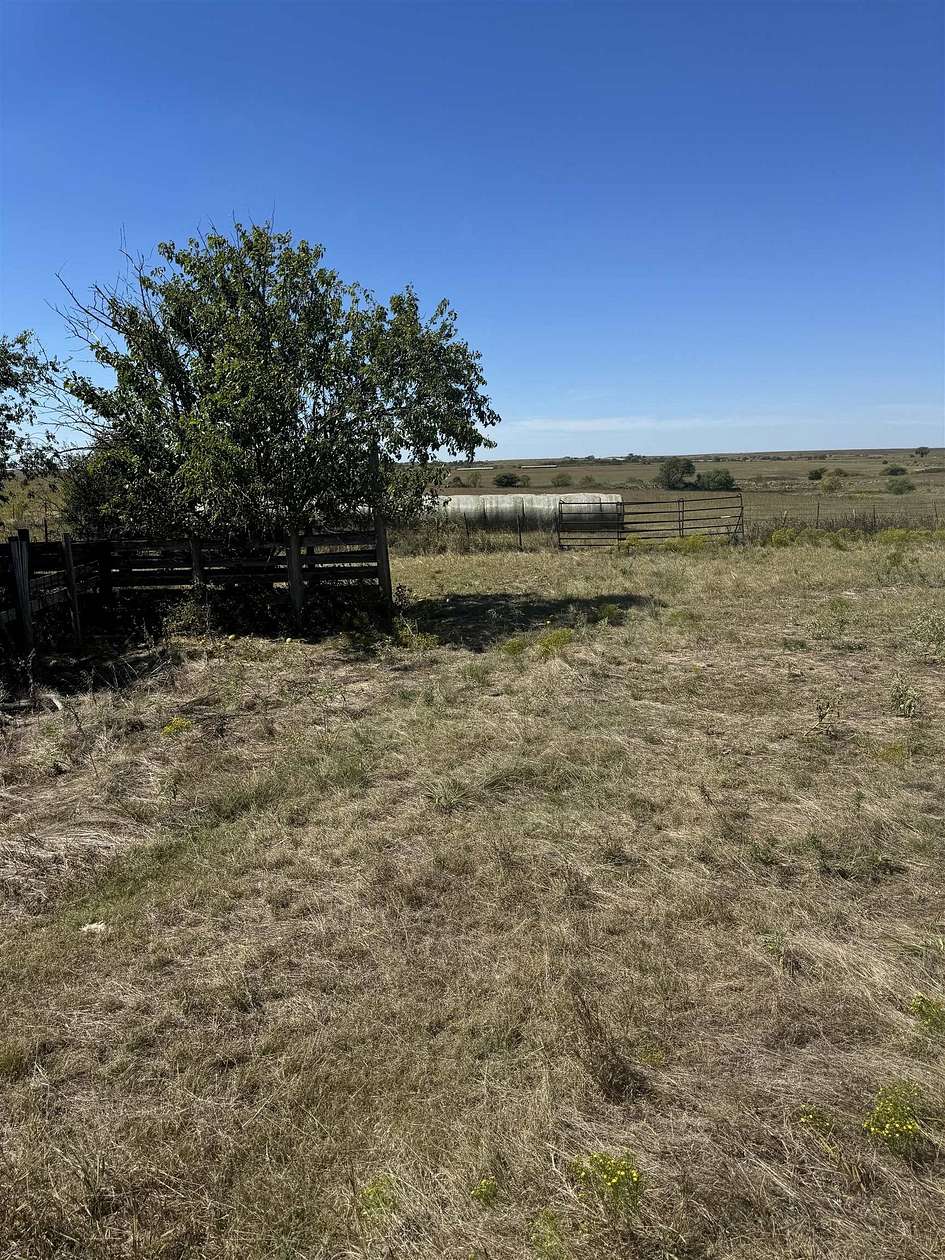 120 Acres of Land for Sale in Perry, Oklahoma