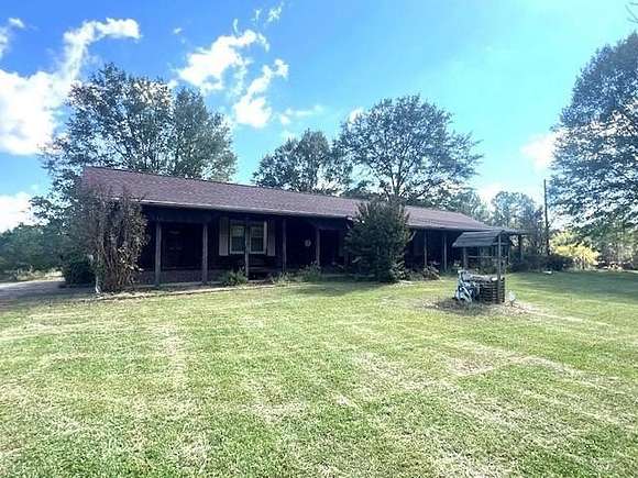 7.5 Acres of Residential Land with Home for Sale in Waterford, Mississippi