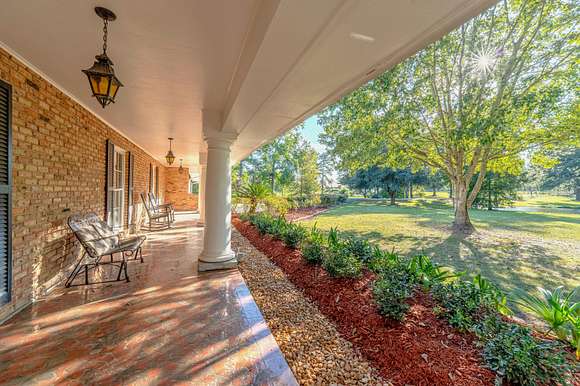 Beautiful front porch.