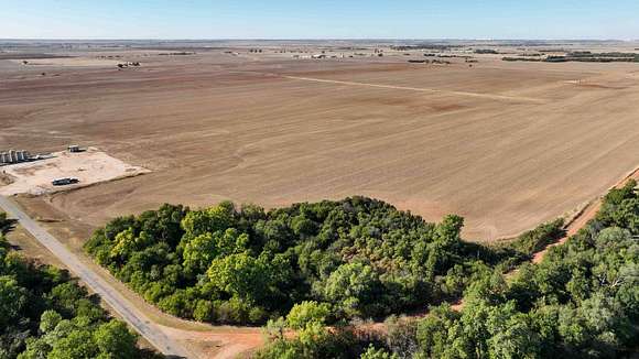 160 Acres of Agricultural Land for Auction in Waukomis, Oklahoma