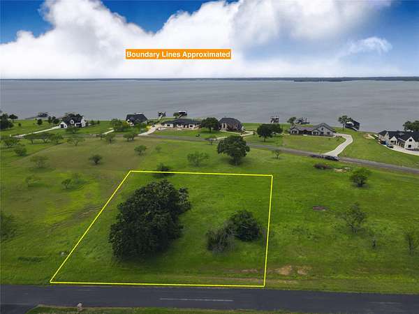 1 Acre of Residential Land for Sale in Streetman, Texas