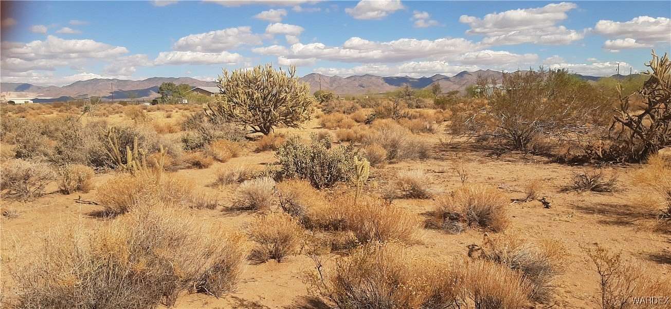 1.17 Acres of Residential Land for Sale in Golden Valley, Arizona