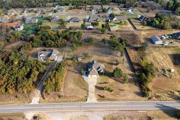 2.49 Acres of Residential Land with Home for Sale in Choctaw, Oklahoma