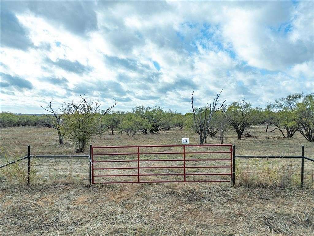 10 Acres of Agricultural Land for Sale in Henrietta, Texas