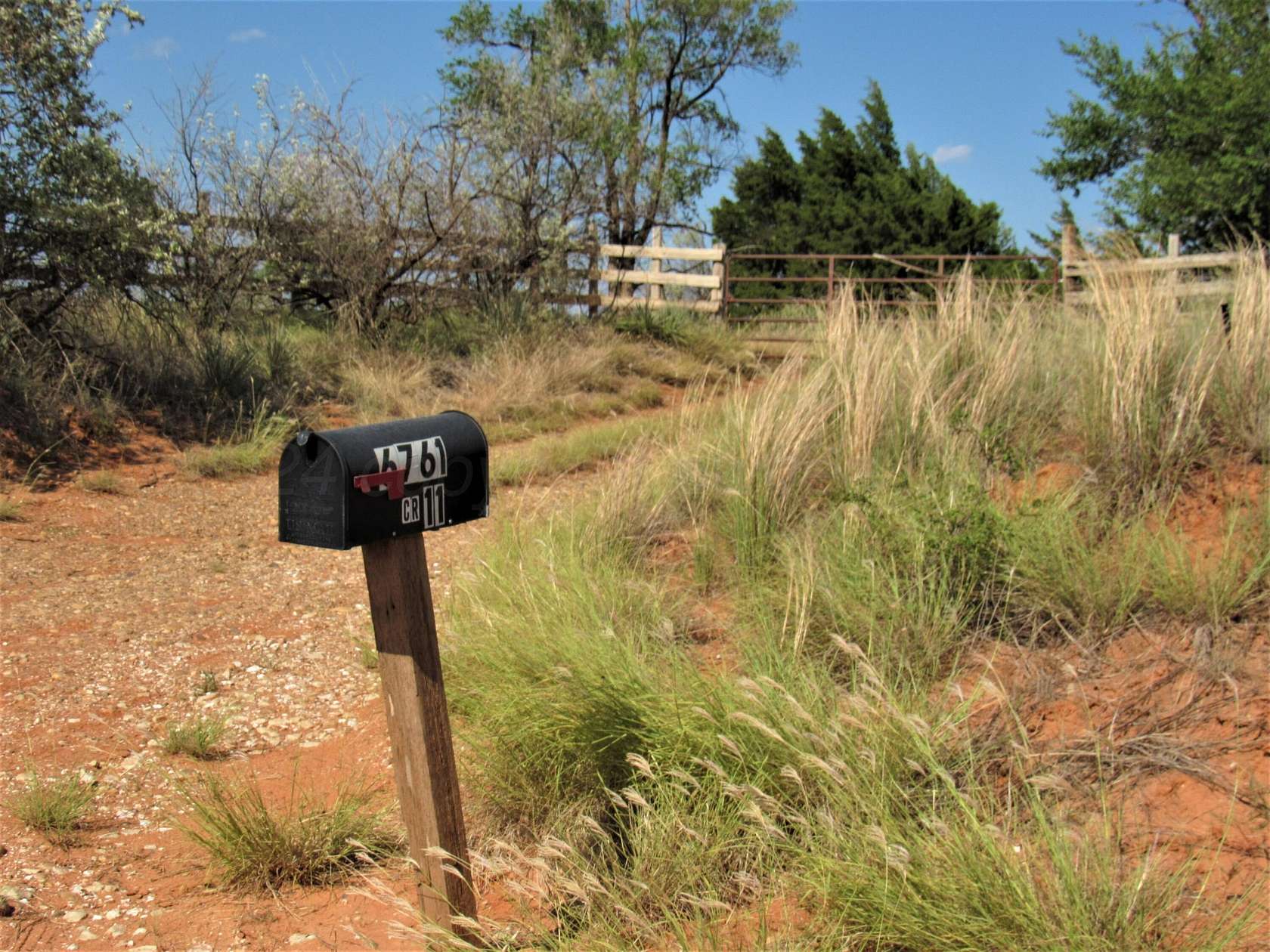 30 Acres of Recreational Land with Home for Sale in Shamrock, Texas