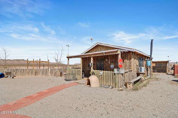 20 Acres of Land with Home for Sale in Fort Hancock, Texas