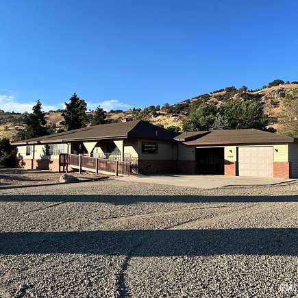 3 Acres of Residential Land with Home for Sale in Tehachapi, California