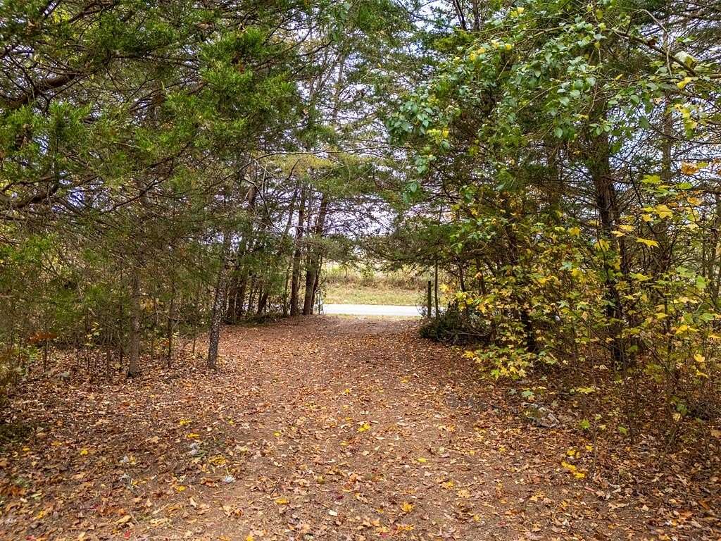 8 Acres of Residential Land for Sale in Sparta, Tennessee