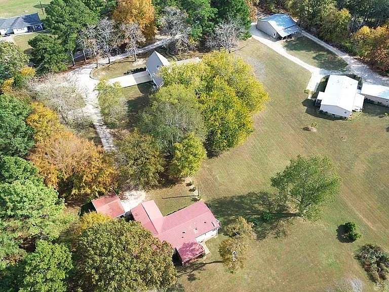 6 Acres of Residential Land with Home for Sale in Big Sandy, Tennessee