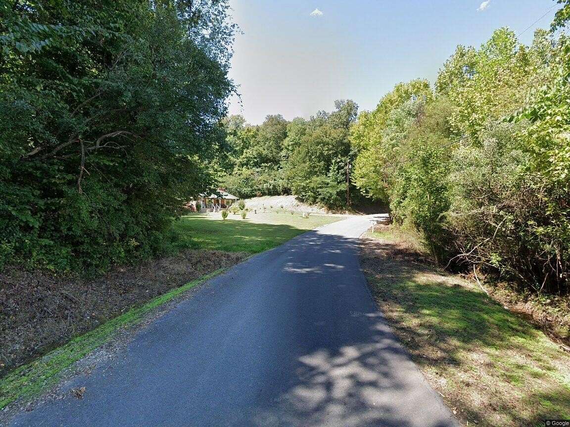 1 Acre of Residential Land for Sale in Barbourville, Kentucky