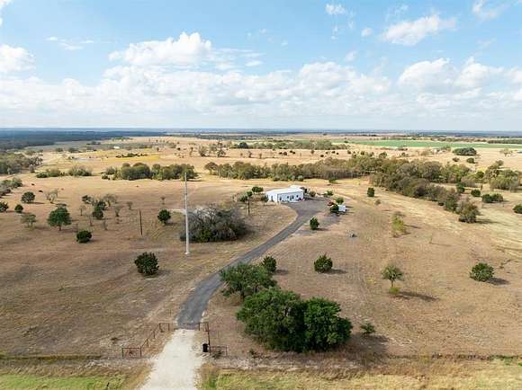 19.314 Acres of Land with Home for Sale in Jonesboro, Texas