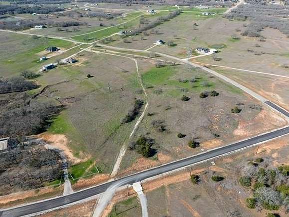 5.01 Acres of Residential Land for Sale in Alvord, Texas