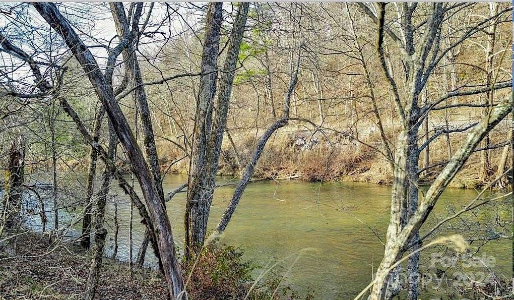 5 Acres of Land for Sale in Spruce Pine, North Carolina