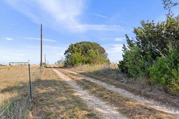 11 Acres of Land for Sale in Clifton, Texas