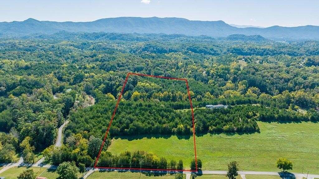 5 Acres of Land for Sale in Dandridge, Tennessee