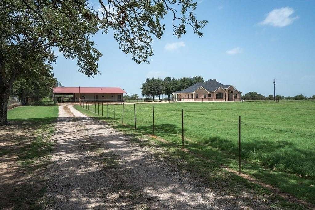 22.65 Acres of Land with Home for Sale in Mabank, Texas