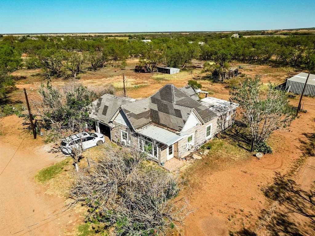 3.214 Acres of Residential Land with Home for Sale in Sylvester, Texas