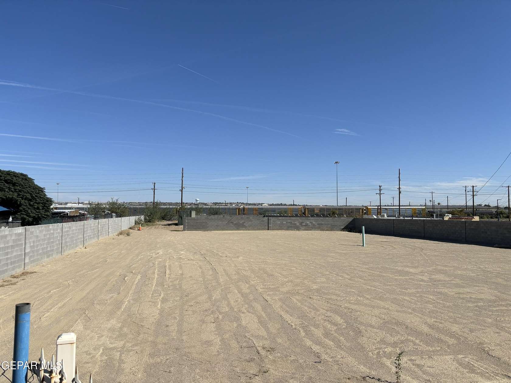 0.92 Acres of Commercial Land for Sale in El Paso, Texas