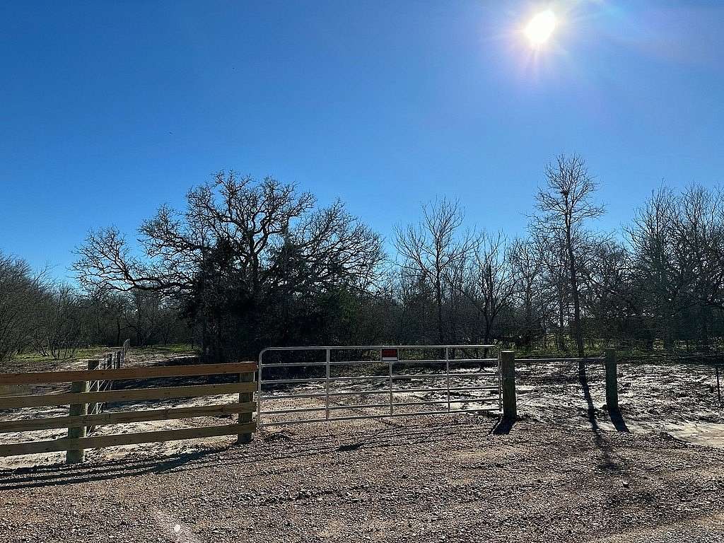 1.67 Acres of Land for Sale in Waelder, Texas