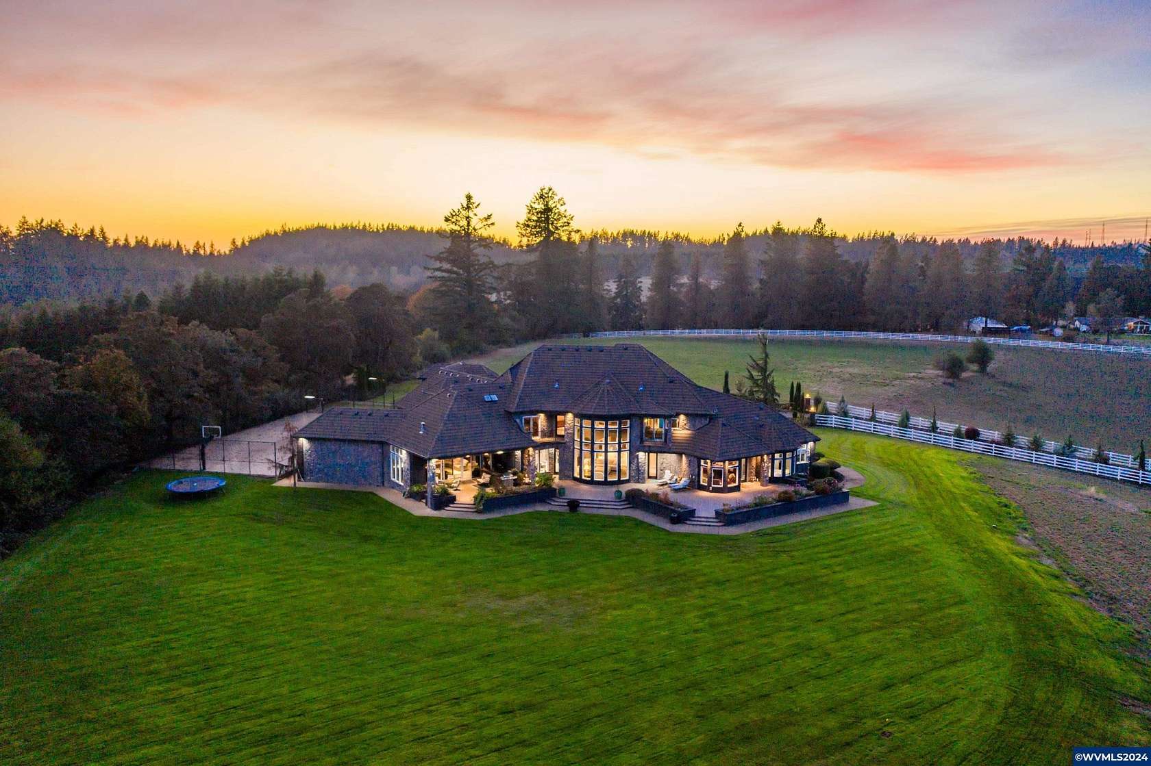 32.3 Acres of Land with Home for Sale in Salem, Oregon