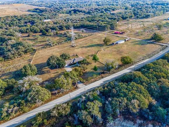 2.852 Acres of Residential Land with Home for Sale in Kennedale, Texas