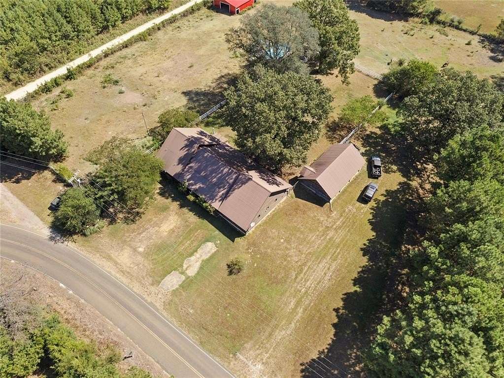 4 Acres of Residential Land with Home for Sale in Idabel, Oklahoma