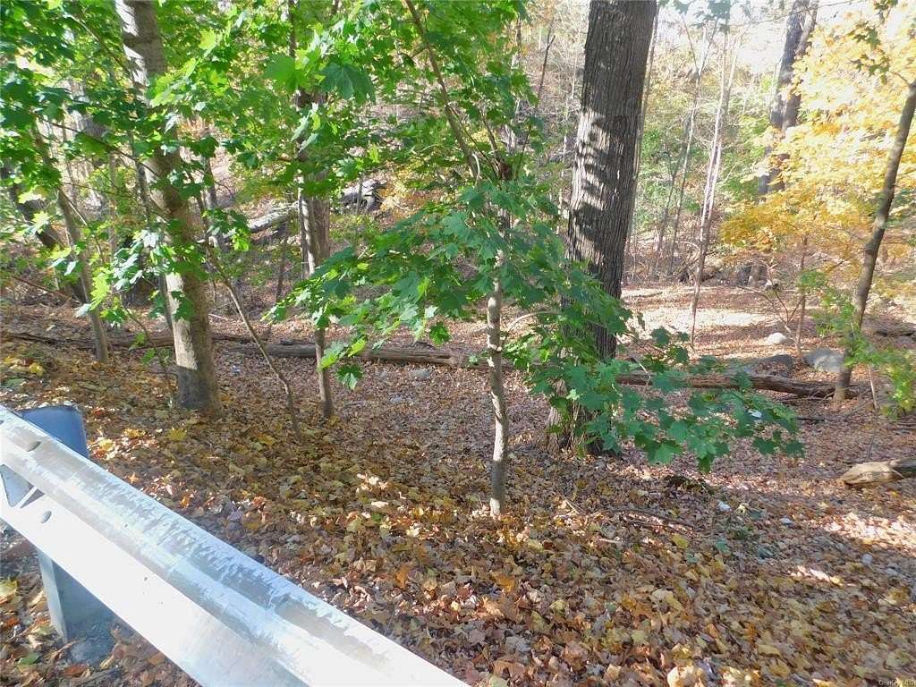 0.32 Acres of Residential Land for Sale in Lake Peekskill, New York