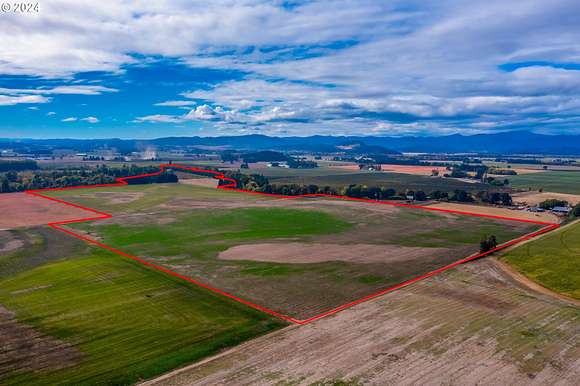 350 Acres of Agricultural Land for Sale in Monroe, Oregon