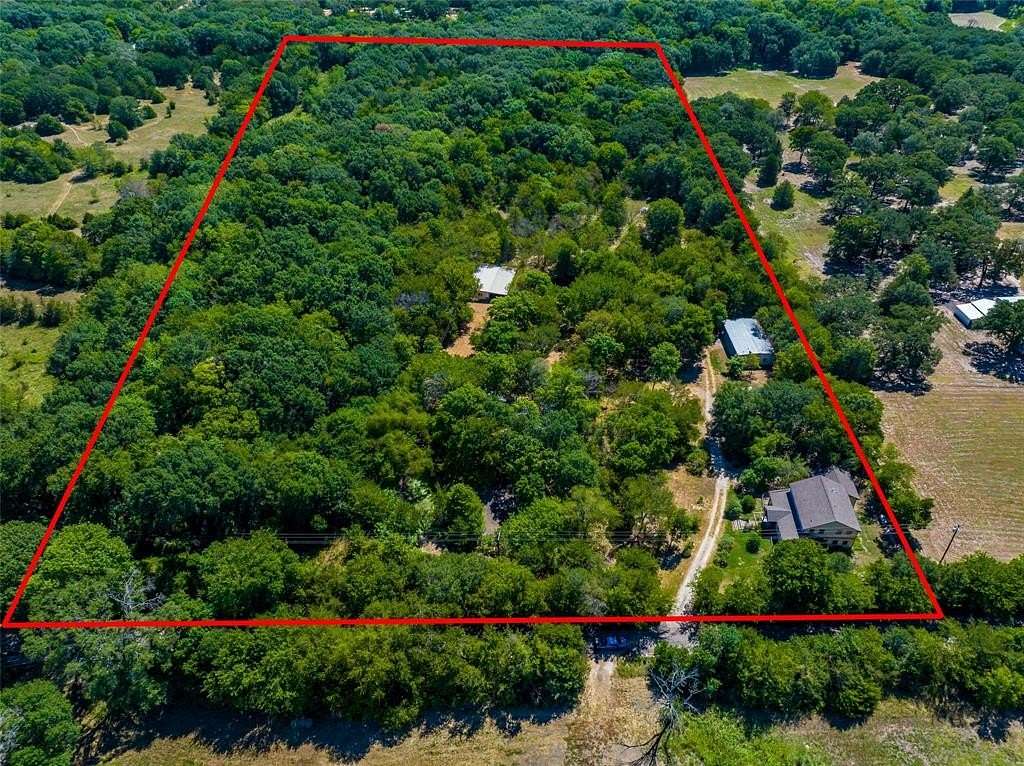 18.239 Acres of Land with Home for Sale in Miller Grove, Texas