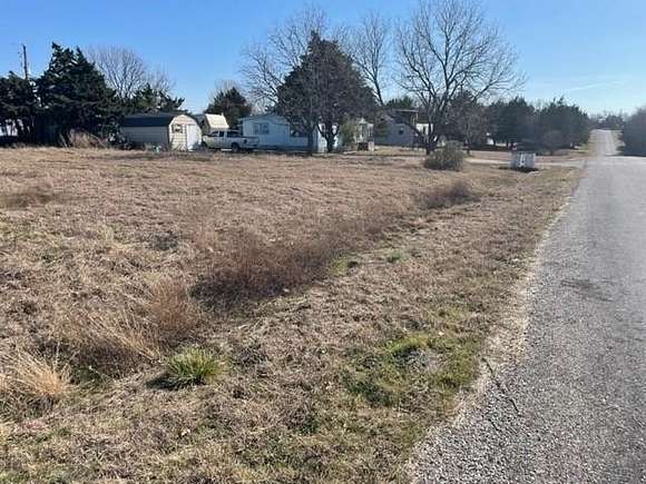 0.64 Acres of Residential Land for Sale in Farmersville, Texas