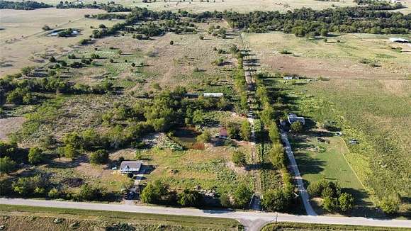 20 Acres of Land with Home for Sale in Campbell, Texas