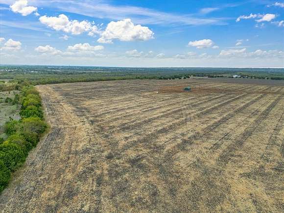 72.374 Acres of Agricultural Land for Sale in Palmer, Texas