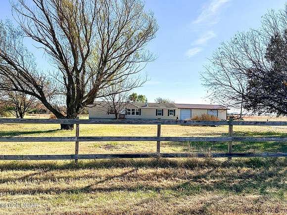 2 Acres of Residential Land with Home for Sale in Columbus, Kansas